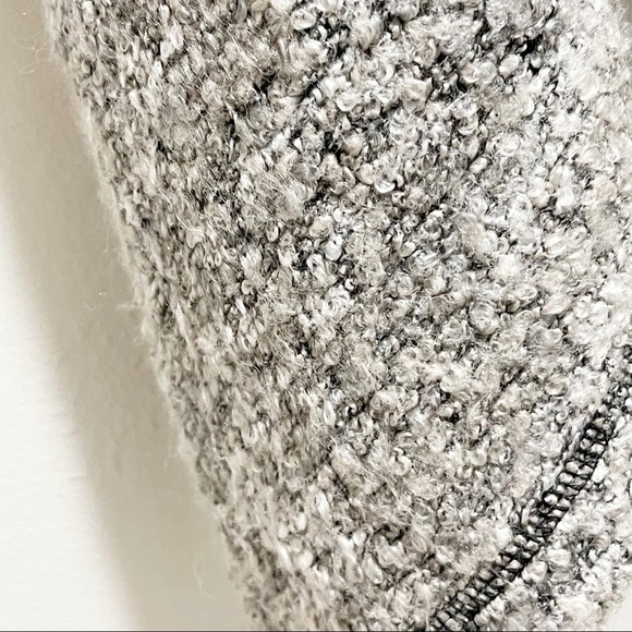 TRUE GRIT DRY GOODS Women’s Gray Chunky Boucle Vest - Picture 5 of 6